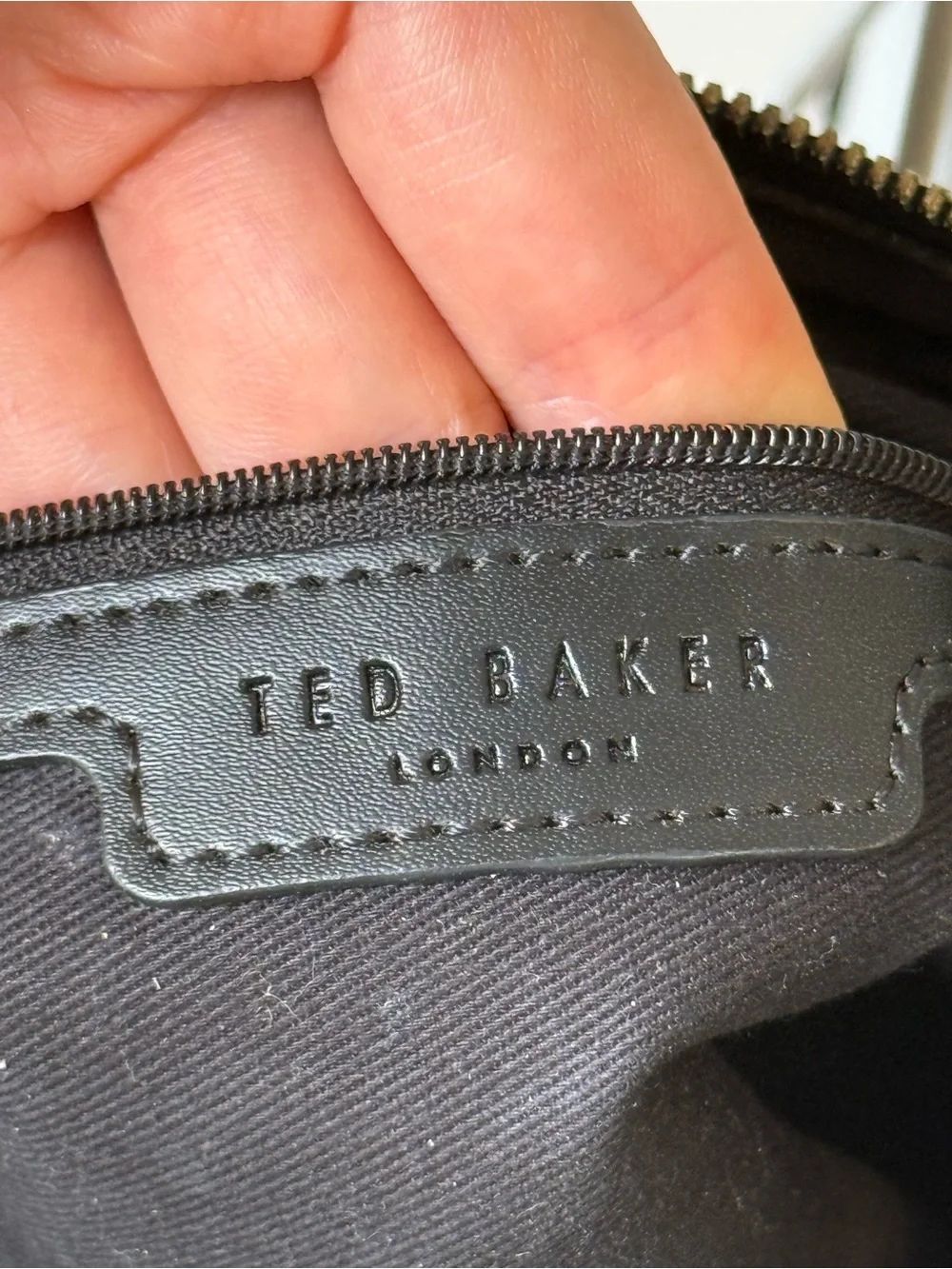 Ted Baker Darceyy Black Leather Crossbody Bag Multi Compartment Zip Purse